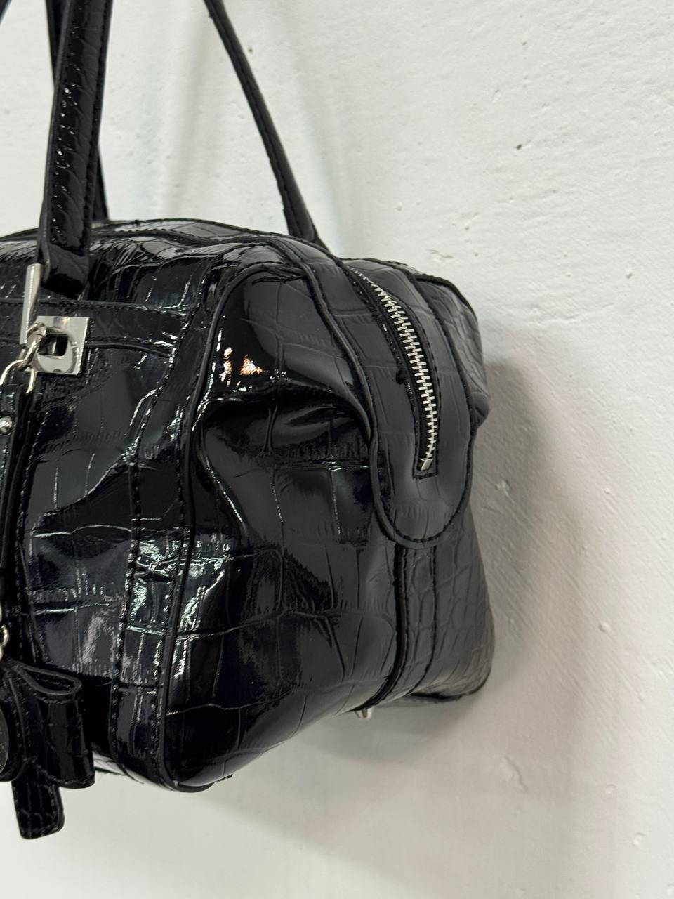 Vintage Y2K Guess Kiss Bag