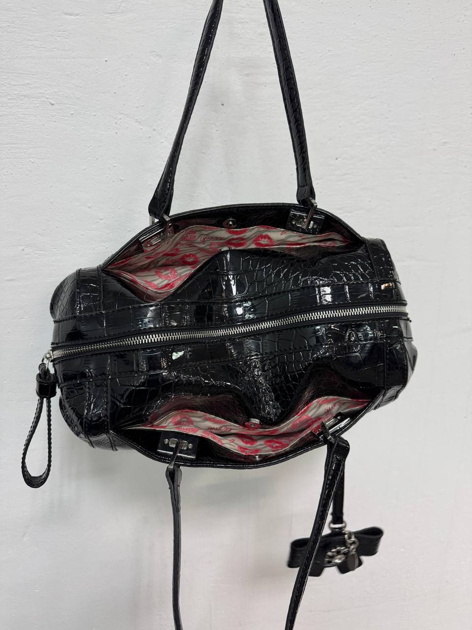 Vintage Y2K Guess Kiss Bag