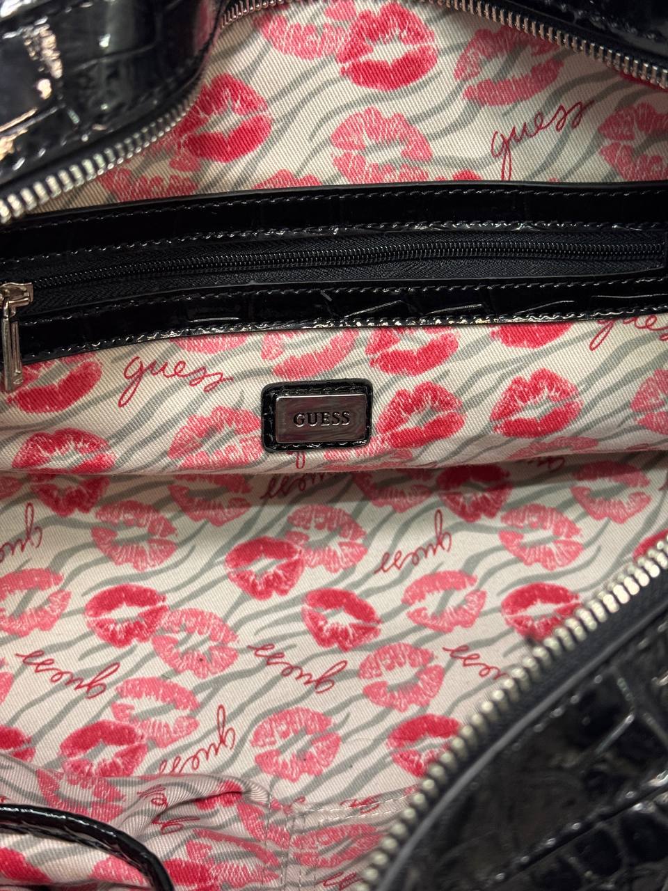 Vintage Y2K Guess Kiss Bag